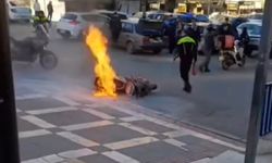 Şanlıurfa’da trafik cezasına sinirlenen sürücü motosikletini ateşe verdi  - Videolu Haber