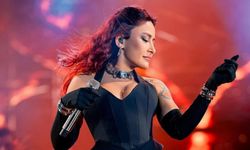 AK Parti'den Melek Mosso konserine tepki: ‘Milli ve manevi değerlerimize laf eden sanatçı’  - Videolu Haber