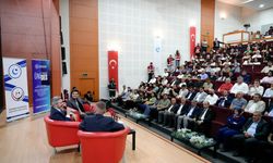 ‘Kürsülerden Sıralara’ söyleşisi: Bakan yardımcısı Ahmet Aydın öğrencilerle buluştu 