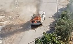 Adıyaman’da seyir halindeki araç bir anda alev topuna döndü  - Videolu Haber