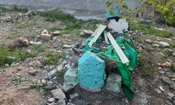Rıfat Baba’nın türbesi enkaz halinde kaldı: Torunundan destek çağrısı 