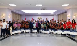 Vali Varol ve Milletvekilleri, başarılı öğrencilerle buluştu 