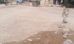 Gölbaşı’nda mahallelinin toz tepkisi:Yol taş ve sopalarla kapatıldı