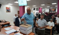 Kazım Tanrıverdi istifa ettiğini açıkladı, bir saat sonra meclis üyeliğini de bıraktı: ‘AK Parti’nin ve davamın yanındayım’  - Videolu Haber