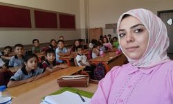 Çiçeği burnunda öğretmen Gamze Güngörmez ilk ders heyecanını yaşadı