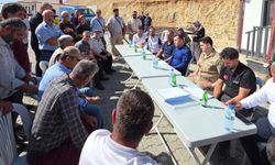 Gölbaşı İlçe Kaymakamı Kadir Algın, deprem konutlarının anahtar teslimini yaptı