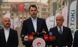 Bakan Kurum Adıyaman'da CHP'ye yüklendi: 'Yolsuzluğa para buluyorlar ama deprem bölgesinde çakılı çivileri yok' - Videolu Haber