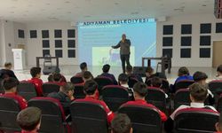 Adıyaman Belediyespor altyapı sporcularına sağlık bilgilendirmesi yapıldı
