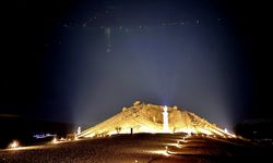 Adıyaman'ın önemli tarihi eserlerinden Karakuş Tümülüsü'nün aydınlatma açılışı gerçekleştirildi