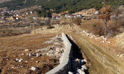 Çelikhan'da Yeşil Vadi Mezarlığı güvence altına alındı: İstinat duvarı tamamlandı