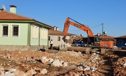 Kahta Kaymakamı Soysal, köy konutlarında incelemelerde bulundu