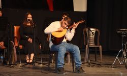 Kahta'da özel gereksinimli bireylerin sahne performansı büyük beğeni topladı