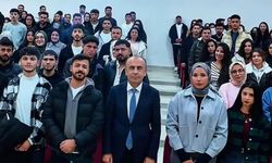 Rektör Mehmet Keleş, Besni'de öğrencilerle bir araya geldi