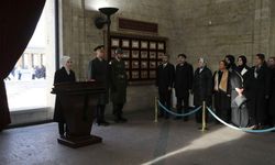 Türk Kadınının Seçme ve Seçilme Hakkının 91. yılı Anıtkabir'de kutlandı