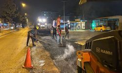 Adıyaman Yeşilyurt Mahallesi Malatya Caddesi'nde bozulan yol onarılıyor