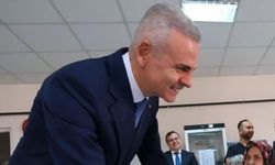 Ardahan Valiliği logosu tartışma yarattı: Türk Bayrağı çıkarıldı, ardından geri eklendi