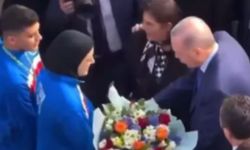 Aydın'daki törende fotoğrafçıdan Başkan Özlem Çerçioğlu'na tepki çeken hareket