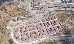 Gölbaşı'nda deprem mağdurları: 'Bizi deprem değil, müteahhit mağdur etti'