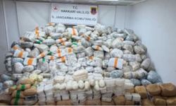 Hakkari Yüksekova'da yapılan operasyonda 860 kg uyuşturucu ele geçirildi