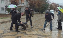 HÜDA PAR İl Başkanı: 'Cafcaflı tanıtımlar yerine çukur, çamurlu sokaklar ve altyapı çözülsün' - Videolu Haber