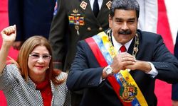 Maduro ve eşi Flores New York Kuzeyindeki Stewart Hava Üssü'ne indirildi