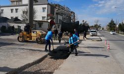 Adıyaman Belediyesi, yol bakım ve yenileme çalışmalarını sürdürüyor