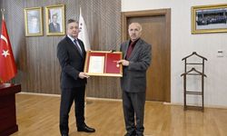 Adıyaman'da 6 Şubat depremlerinde kaybolan Gazi madalyası yeniden takdim edildi