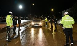 Adıyaman'da huzur uygulması: 2 bin 158 kişiye kimlik kontrolü yapıldı