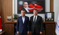 CHP Genel Başkanı Özgür Özel, Adıyaman Belediyesi'ni ziyaret etti - Videolu Haber