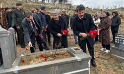 Deprem şehitleri Besni'de dualarla anıldı