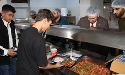 Kahta'da 'Maarifin Kalbinde Ramazan' buluşması: Pansiyonda ilk iftar sofrası kuruldu