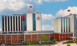 SANKO Üniversitesi Hastanesi'nde saç ekim merkezi hizmete girdi
