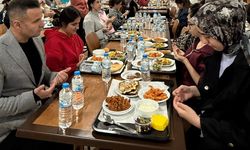 Adıyaman Gençlik ve Spor İl Müdürü Hüseyin Elüstü Kız Öğrenci Yurdu'nda Öğrenciler İftarda buluştu