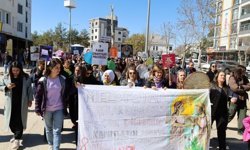 Adıyaman Kadın Platformu'ndan 'Dünya Kadınlar Günü' açıklaması: 'Yoksulluğa ve şiddete karşı mücadeleyi büyütüyoruz' - Videolu Haber