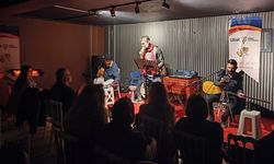 Adıyaman Kent Konseyi'nden 8 Mart etkinliği: Erkekler çiğköfte yoğurdu, kadınlar şiir ve müzik dinledi - Videolu Haber