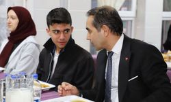 Adıyaman Sağlık Müdürü Şirik, 'Maarifin Kalbinde Ramazan' Buluşması'nda öğrencilerle bir araya geldi