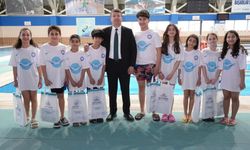 Başkan Tutdere'den yüzme takımına ödül