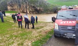 Besni'de selde mahsur kalan 4 çiftçi kurtarıldı - Videolu Haber