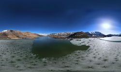 Çelikhan'da donan Çat Barajı Gölü'nde 'aneiforma' oluştu - Videolu Haber