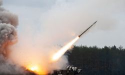 İran-ABD-İsrail gerilimi tırmanıyor: Tel Aviv füzelerle vuruldu