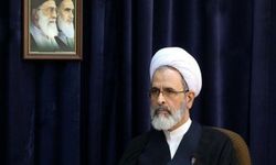 İran'da geçici dini liderliğe Ali Rıza Arafi getirildi