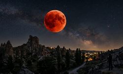 Kanlı Ay tutulması saat kaçta gerçekleşecek? Türkiye'den izlenebilecek mi?