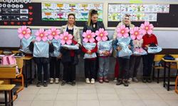 Türk Kadınlar Birliği'nden öğrencilerine bayramlık hediye