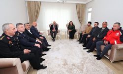 Vali Varol'dan Şehit Vedat Mutlu'nun ailesine Ramazan Bayramı ziyareti