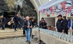 Adıyaman İl Emniyet Müdürlüğü'nden vatandaşa lokum ve gül suyu ikramı - Videolu Haber