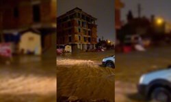 Adıyaman'da sağanak yağış sonrası cadde ve sokaklar sular altında kaldı - Videolu Haber