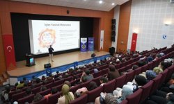 ADYÜ'de 'Bilimde ve Sanatta Yaratıcılık' konulu konferans düzenlendi