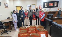 Kızılay heyetinden anlamlı hastane ziyareti