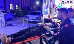 Motosiklet ile kamyonet çarpıştı: 1 ağır yaralı