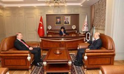 Vali Varol koltuğunu Özgür Kaşıyuğun'a devretti